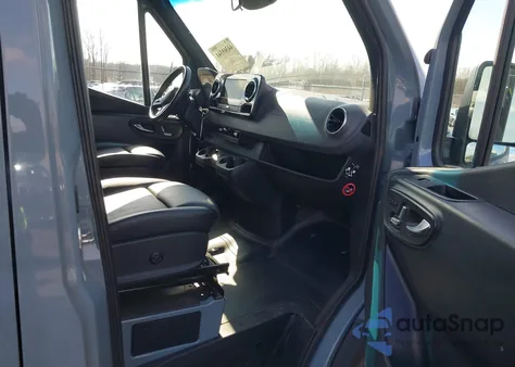 2023 Mercedes-Benz Sprinter 2500 Standard Roof 4-Cyl Gas z USA, uszkodzony, nr VIN W1W40BHY2PT137204